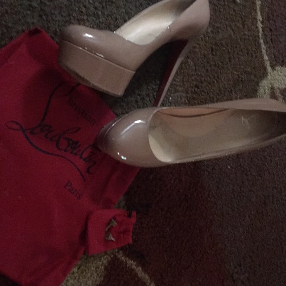 Christian Louboutin Nude Heels 9.5 Euro 39 - Picture 2 of 4